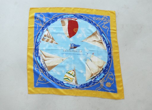 Louis Vuitton - Foulards en soie